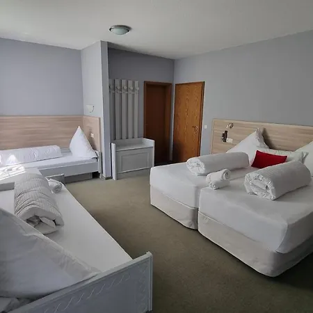 Matz Brunnenhof Szálloda 3*